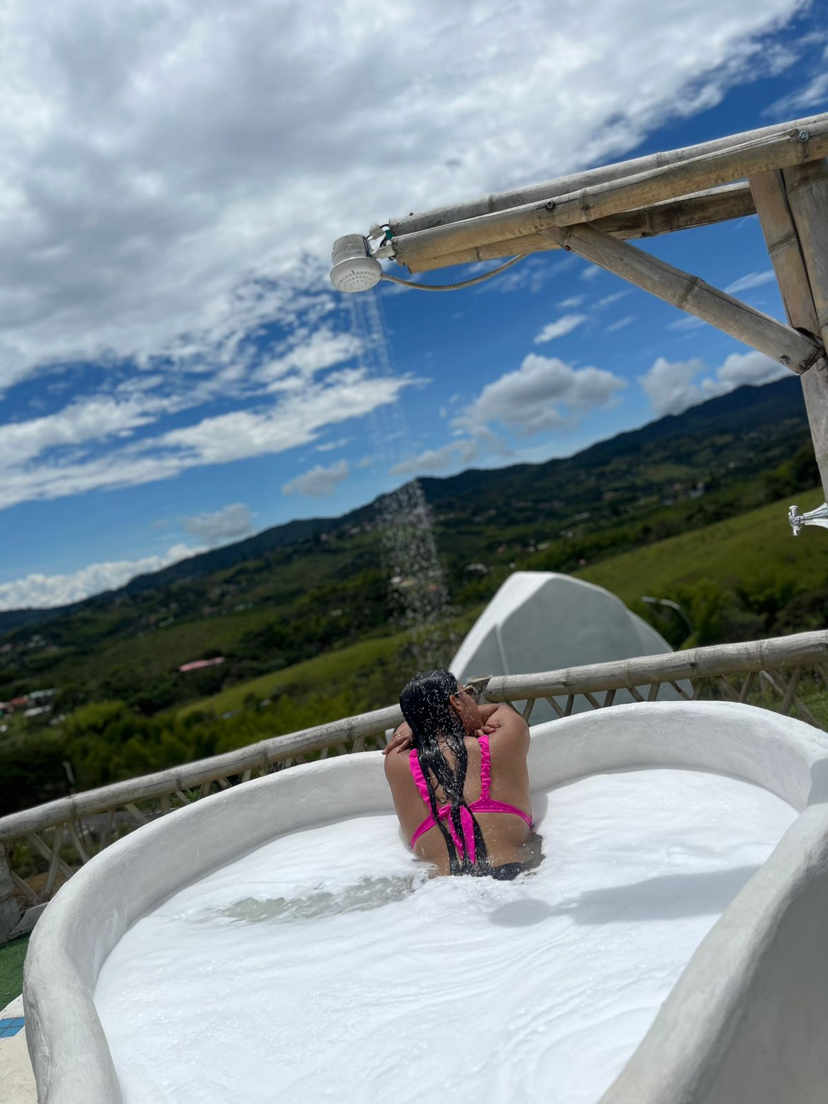Jacuzzi con vista a la montaña